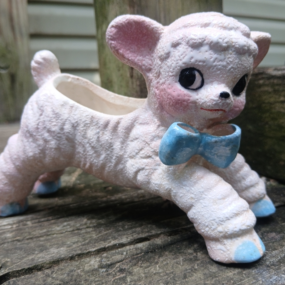 1950s vintage lamb planter